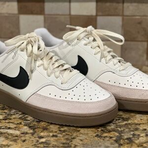 Nike Court Vision Low